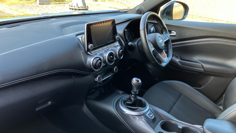 Nissan Juke 1.0 DiG-T 114 N-Connecta 5dr Petrol Hatchback